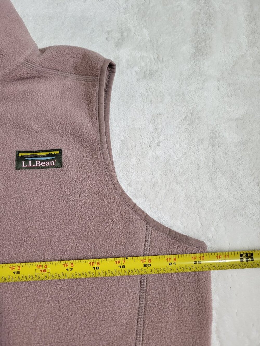 LL Bean  Women's Mountain Classic Fleece Mauve Taupe Vest - L PET - Picture 9 of 11